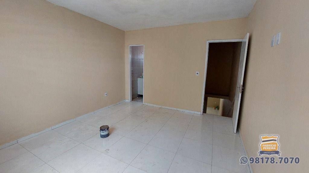 Casa para alugar com 2 quartos, 72m² - Foto 28