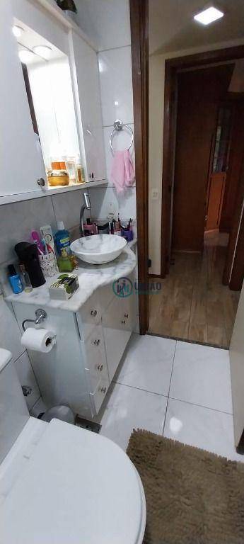 Apartamento à venda com 2 quartos, 60m² - Foto 15