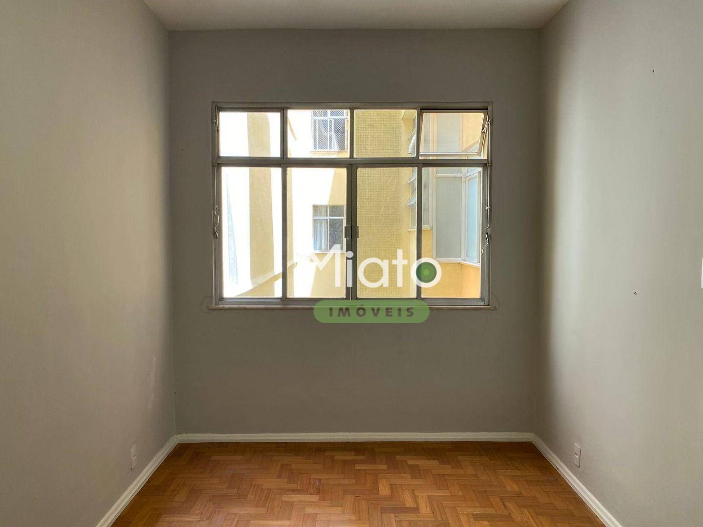 Apartamento à venda com 2 quartos, 63m² - Foto 7