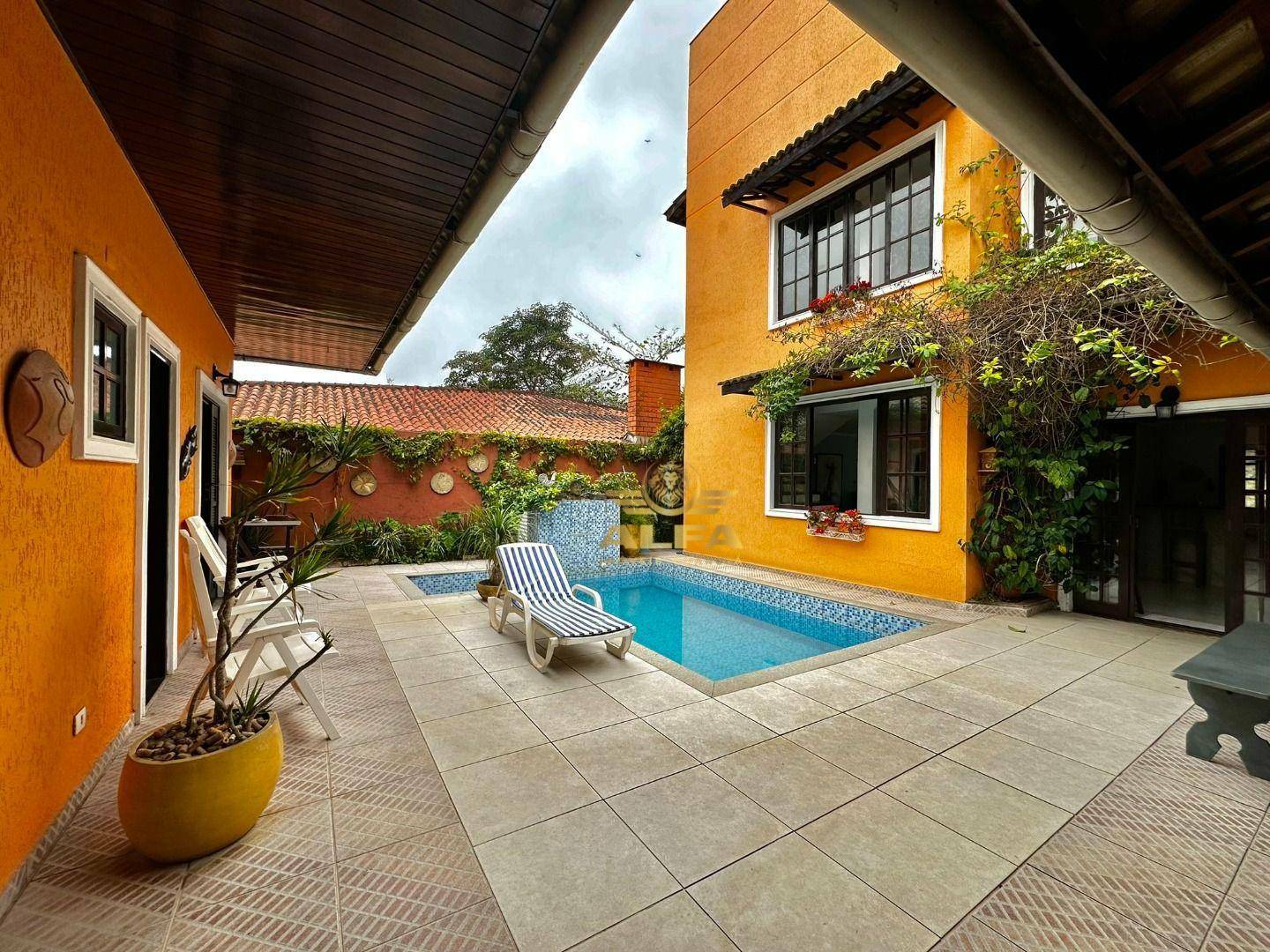 Casa à venda com 5 quartos, 240m² - Foto 3