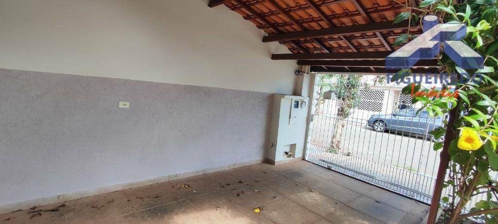 Casa para alugar com 3 quartos, 119m² - Foto 22