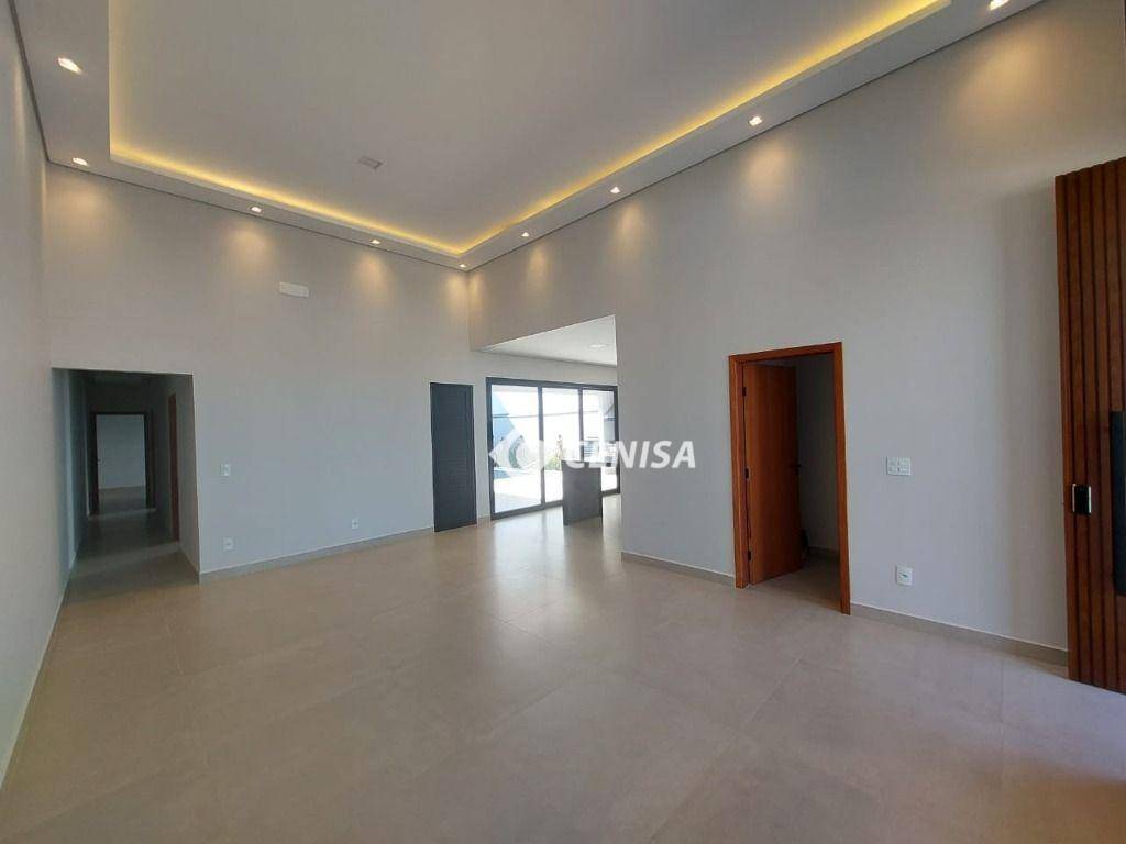 Casa de Condomínio à venda com 3 quartos, 193m² - Foto 3