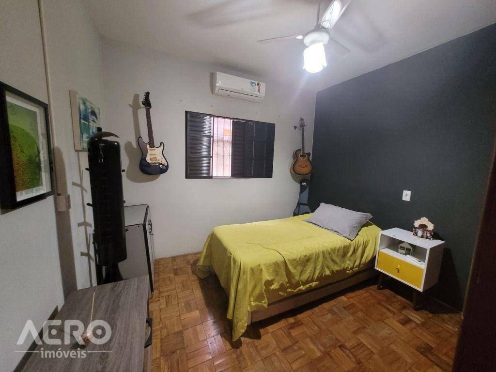 Casa à venda com 3 quartos, 287m² - Foto 8