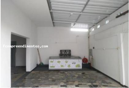 Casa à venda com 2 quartos, 300m² - Foto 5