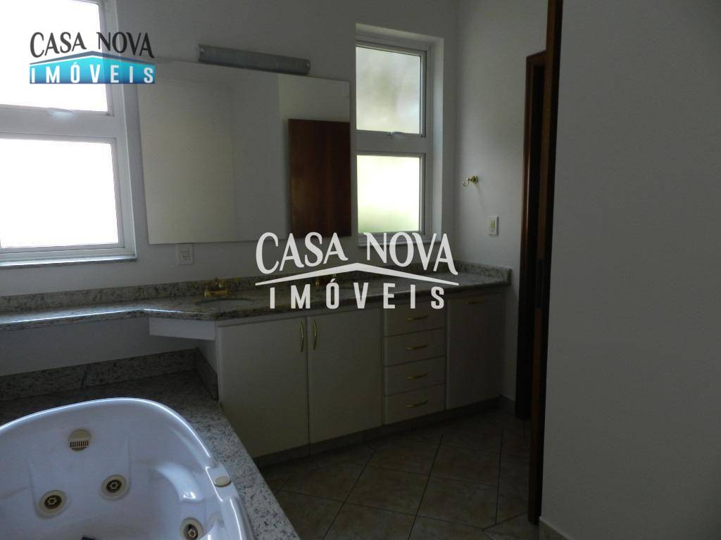 Casa de Condomínio para alugar com 3 quartos, 325m² - Foto 13