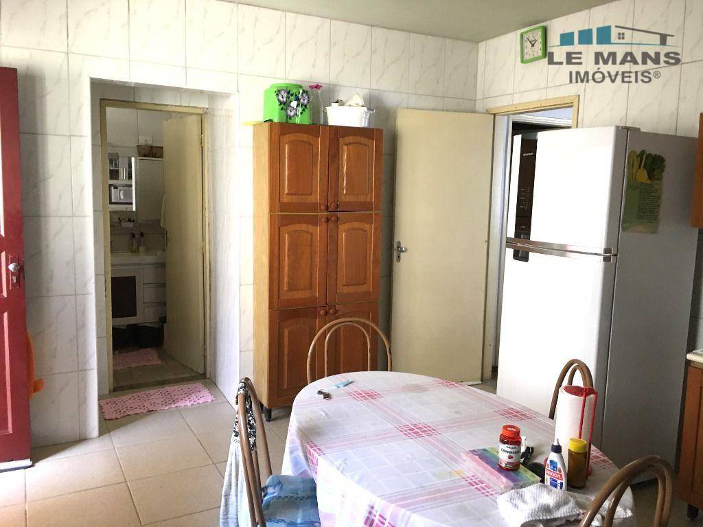 Casa à venda e aluguel com 3 quartos, 175m² - Foto 3