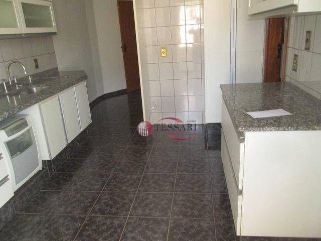 Casa à venda e aluguel com 4 quartos, 300m² - Foto 14