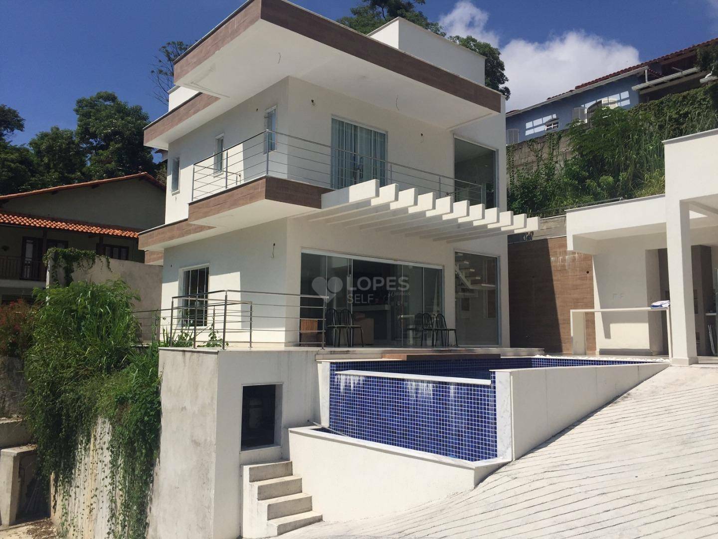 Casa de Condomínio à venda com 4 quartos, 295m² - Foto 1