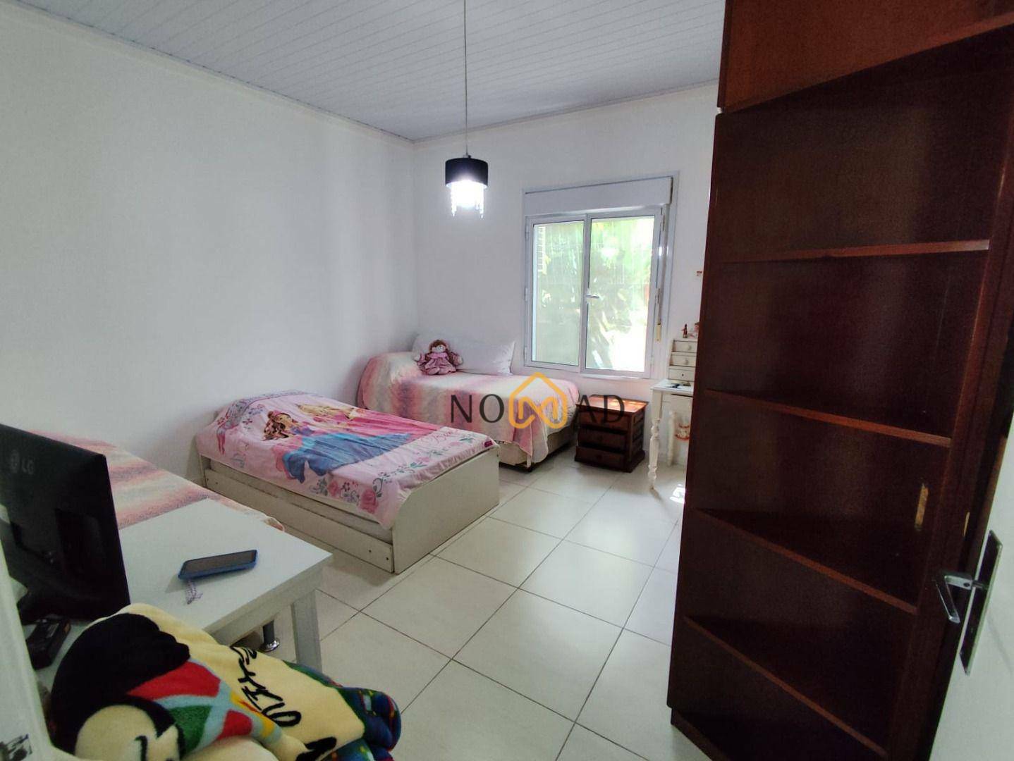 Casa de Condomínio à venda com 5 quartos, 240m² - Foto 34