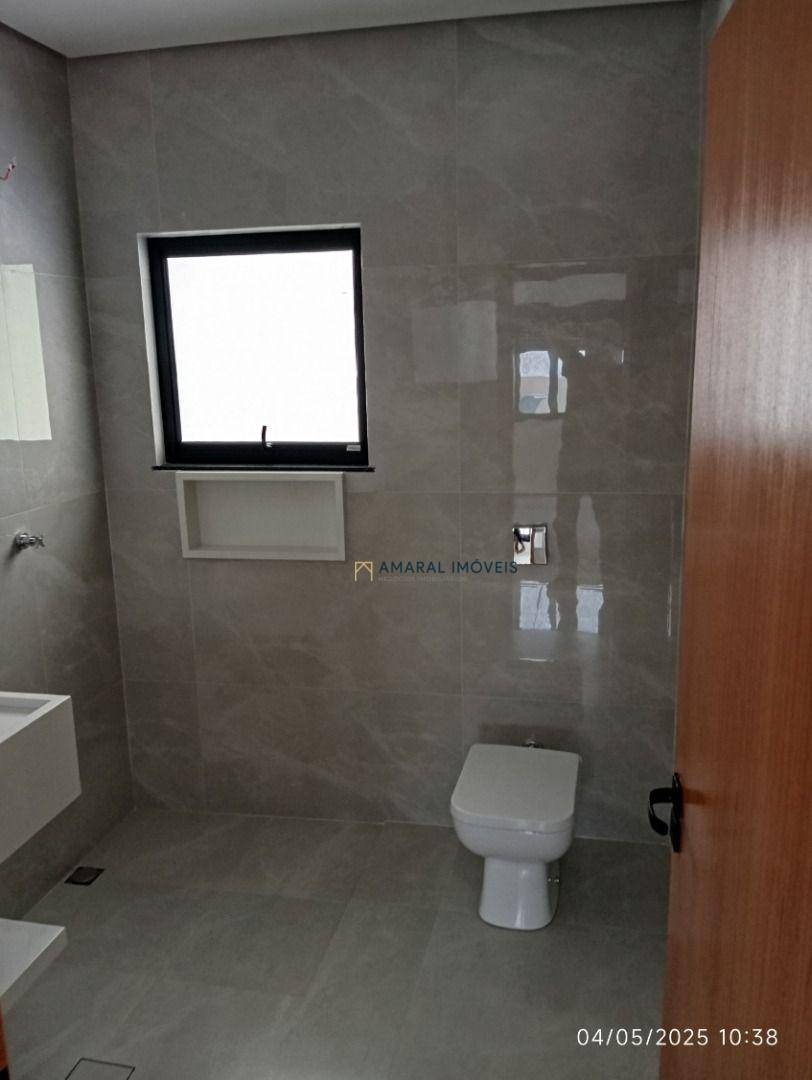 Sobrado à venda com 4 quartos, 200m² - Foto 13