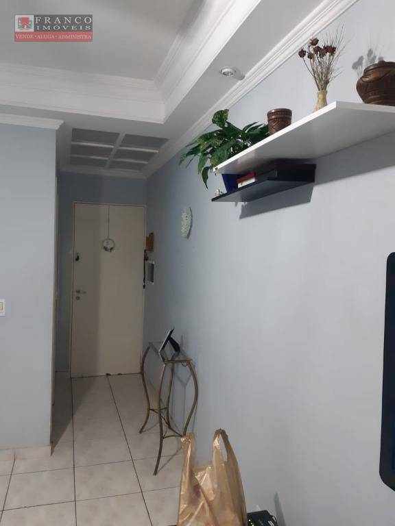 Apartamento à venda com 2 quartos, 60m² - Foto 11