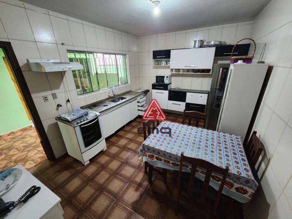 Casa à venda com 4 quartos, 222m² - Foto 7