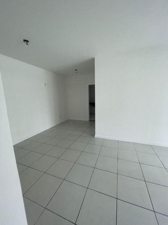 Apartamento à venda com 3 quartos, 93m² - Foto 3