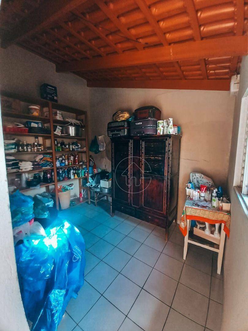 Casa à venda com 4 quartos, 275m² - Foto 11