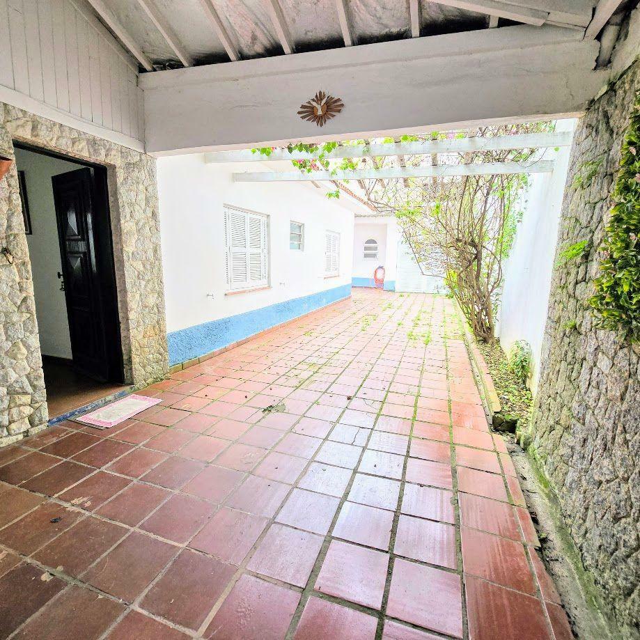 Casa à venda e aluguel com 3 quartos, 182m² - Foto 2