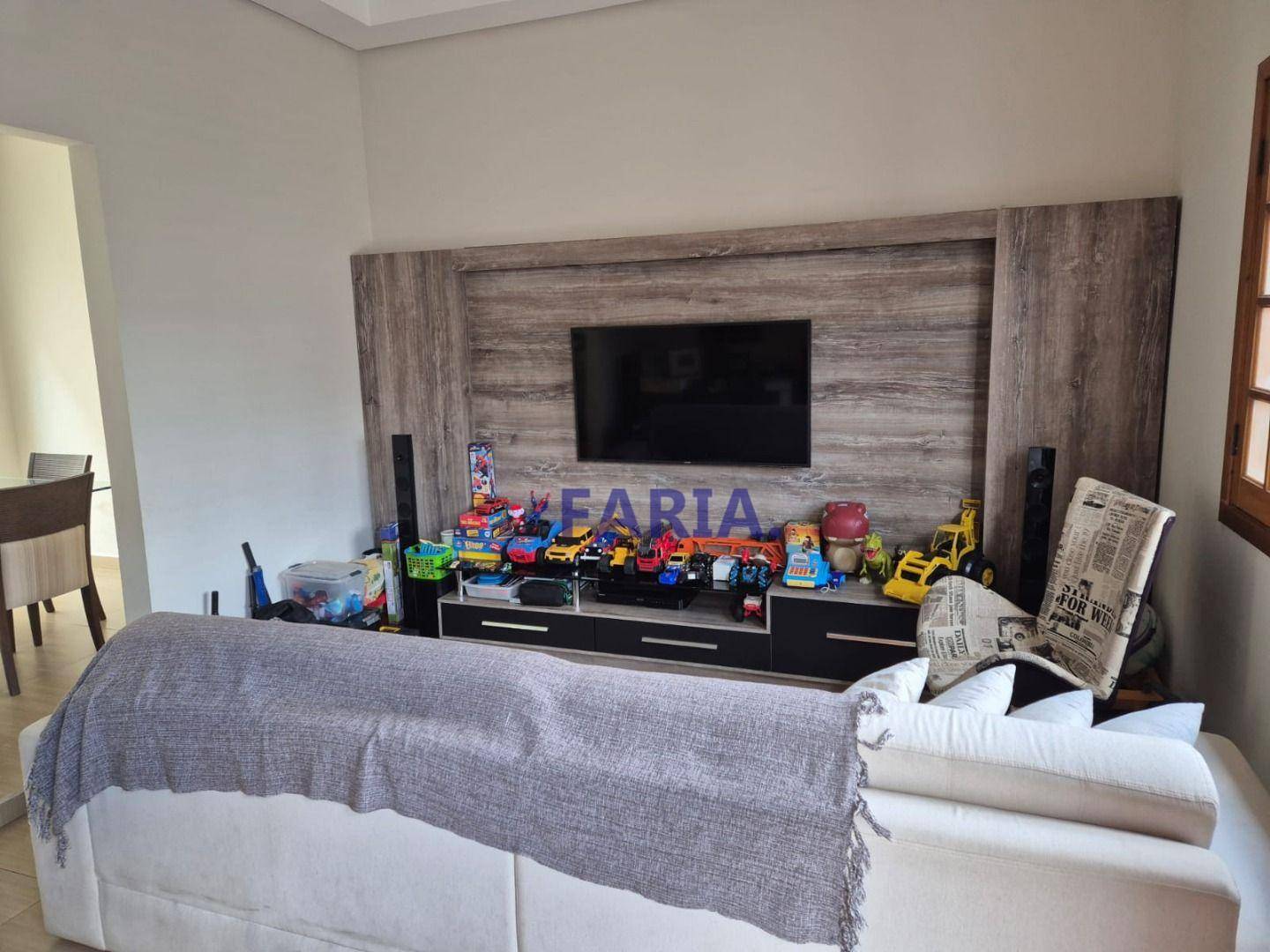 Casa, 3 quartos, 220 m² - Foto 3