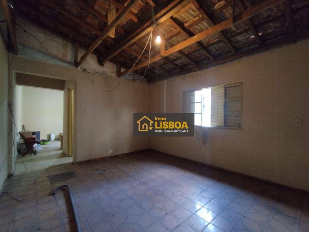 Casa à venda com 2 quartos, 250m² - Foto 6