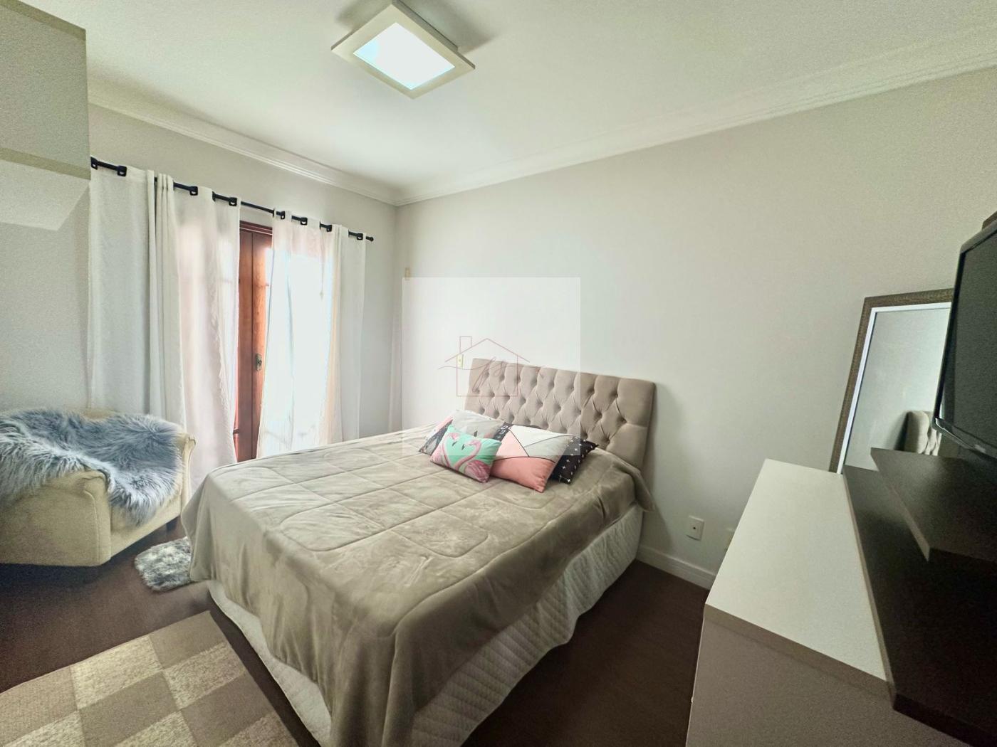 Casa à venda com 3 quartos, 300m² - Foto 14