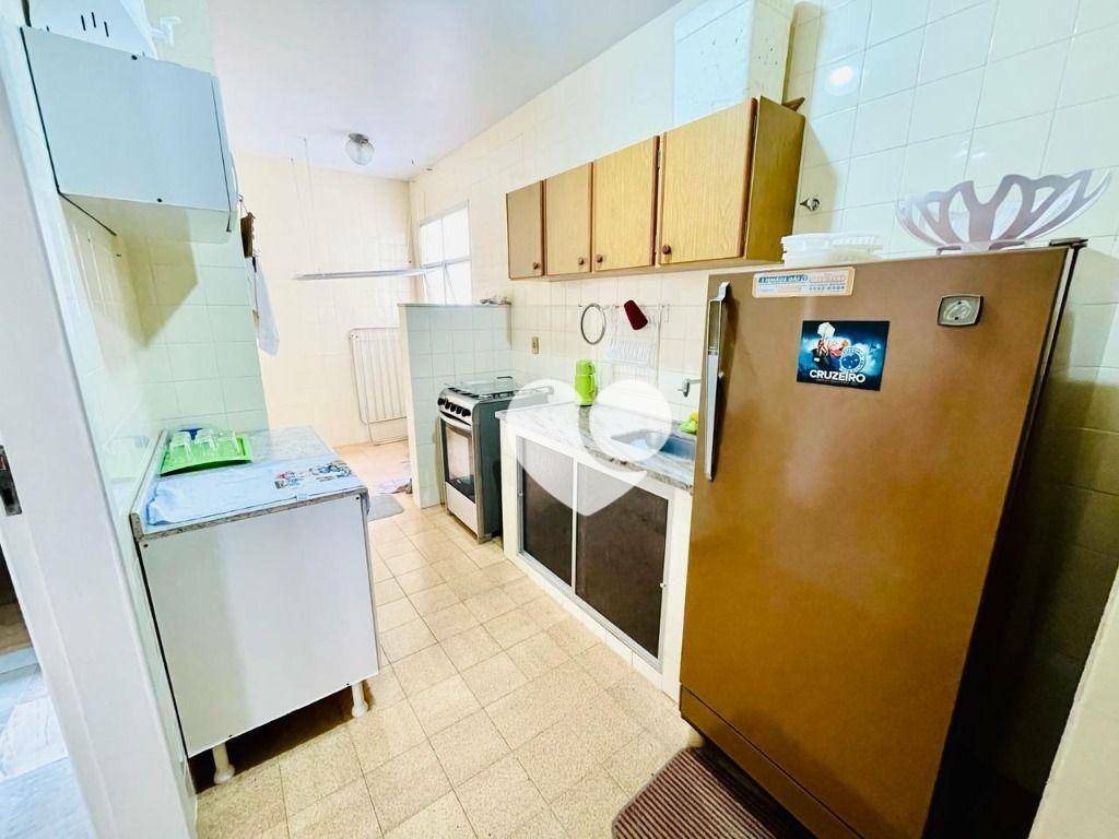 Apartamento à venda com 2 quartos, 65m² - Foto 2