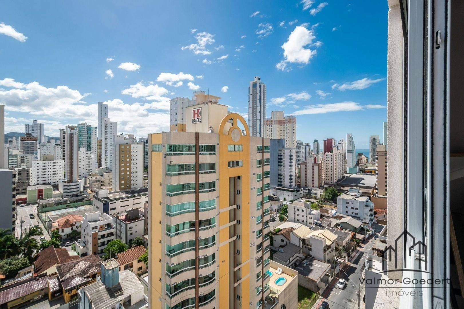 Apartamento à venda com 3 quartos, 143m² - Foto 5