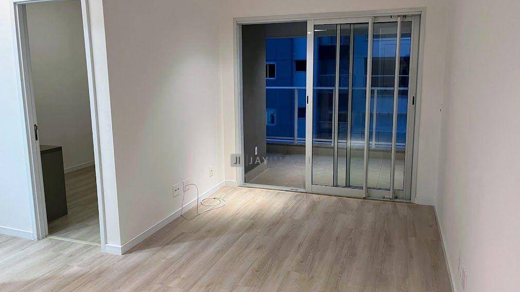 Apartamento à venda com 2 quartos, 62m² - Foto 2