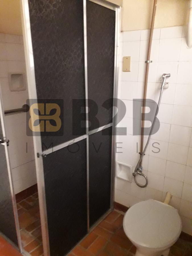 Casa à venda com 3 quartos, 220m² - Foto 8