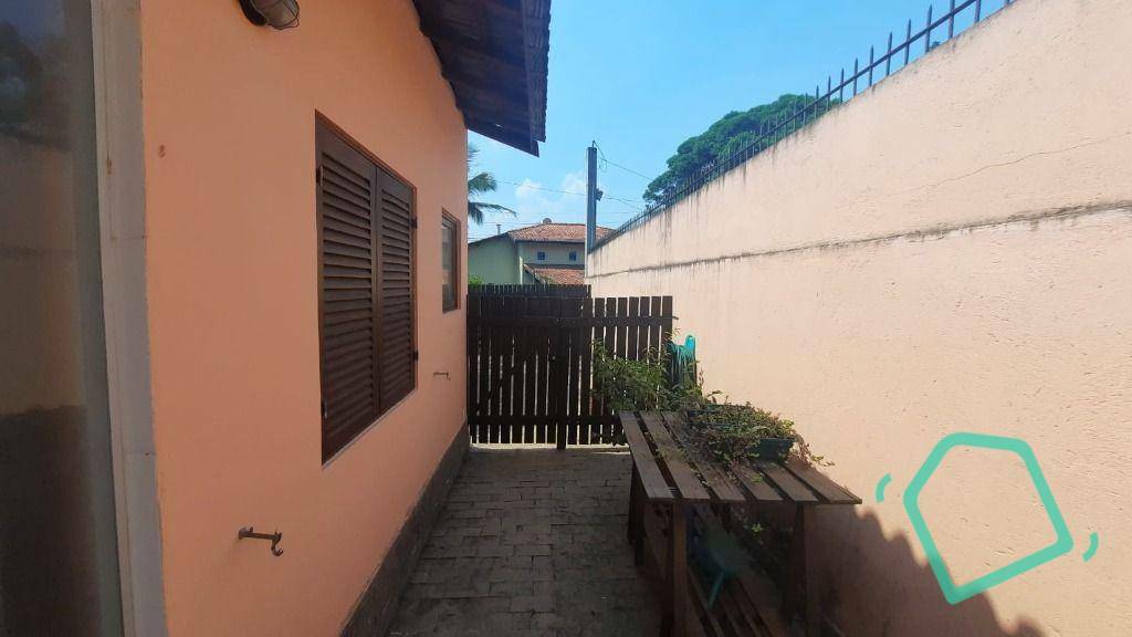 Casa de Condomínio à venda e aluguel com 3 quartos, 300m² - Foto 6