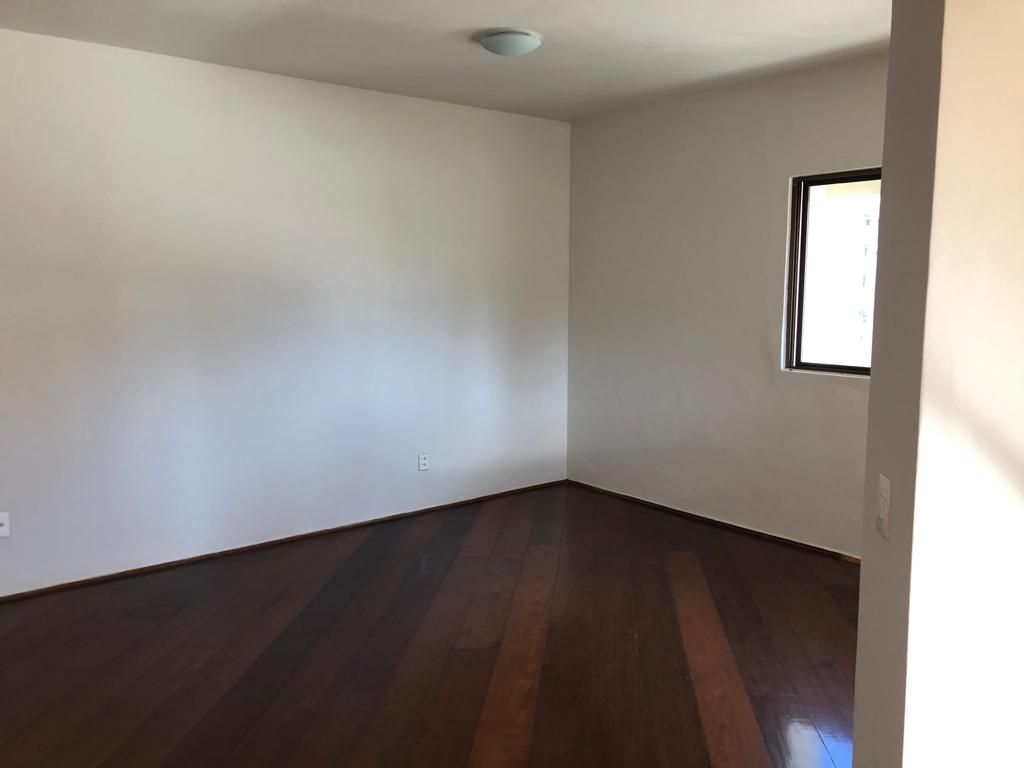 Apartamento à venda com 3 quartos, 121m² - Foto 12