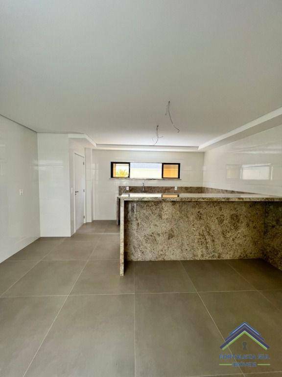 Casa de Condomínio à venda com 4 quartos, 325m² - Foto 8