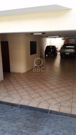 Sobrado à venda com 4 quartos, 300m² - Foto 2