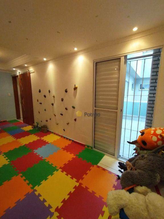 Sobrado à venda com 4 quartos, 215m² - Foto 3