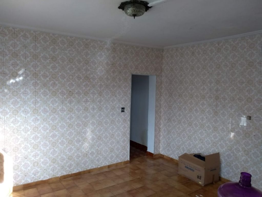 Casa para alugar com 2 quartos, 70m² - Foto 8