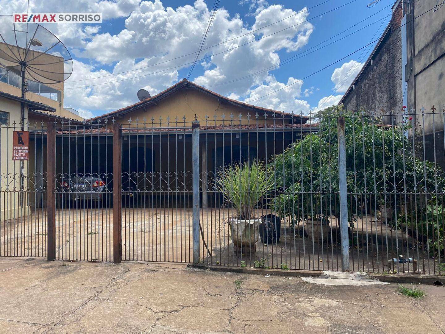 Casa à venda com 3 quartos, 203m² - Foto 1
