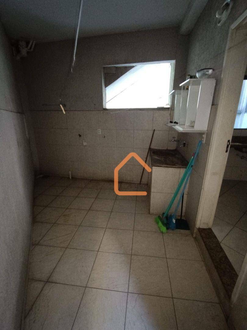 Apartamento para alugar com 3 quartos, 170m² - Foto 12