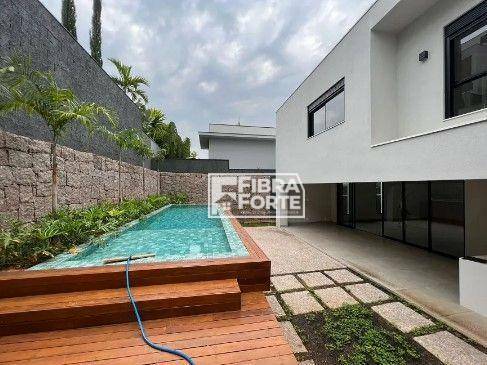 Casa de Condomínio à venda com 4 quartos, 357m² - Foto 2