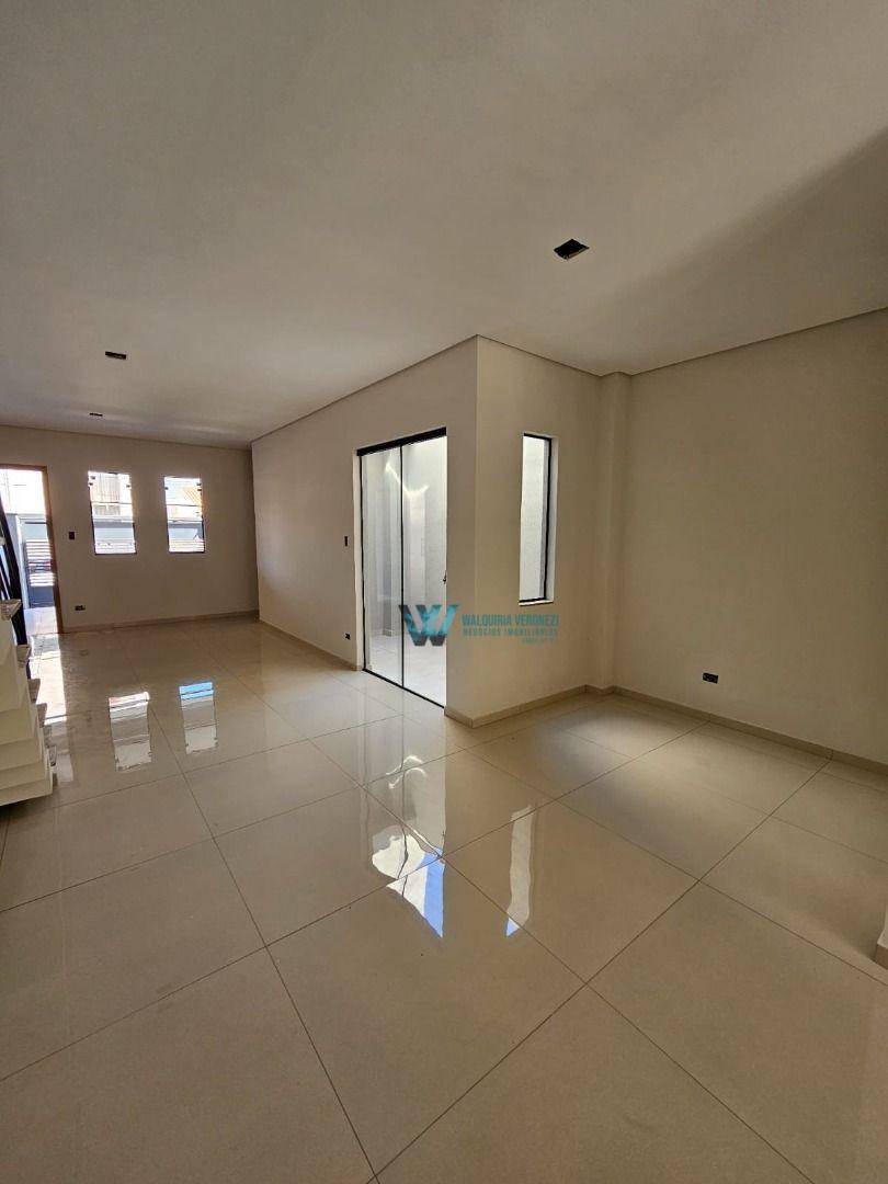 Casa à venda com 3 quartos, 160m² - Foto 2