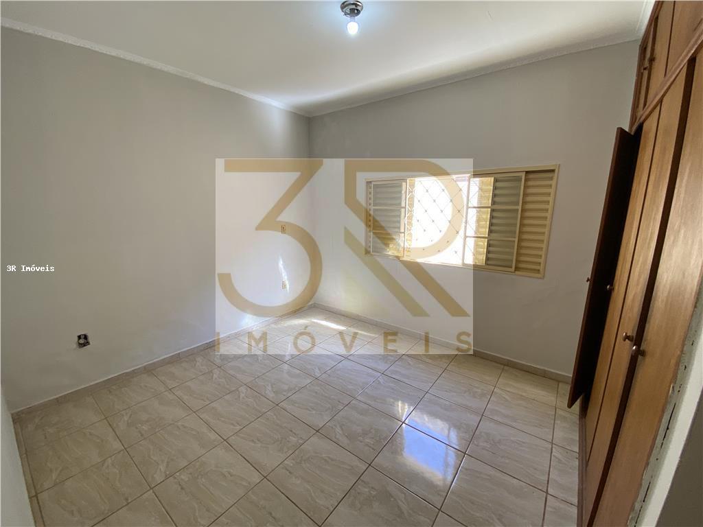 Casa à venda com 3 quartos, 270m² - Foto 11