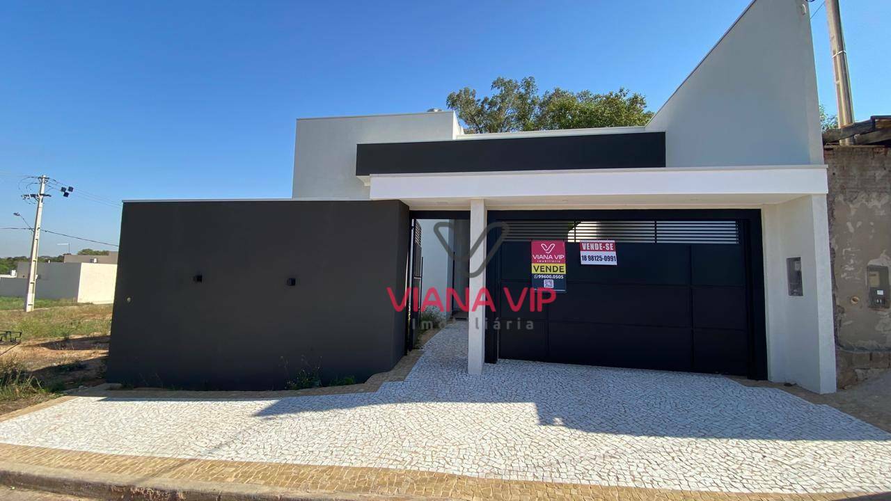 Casa à venda com 3 quartos, 152m² - Foto 1