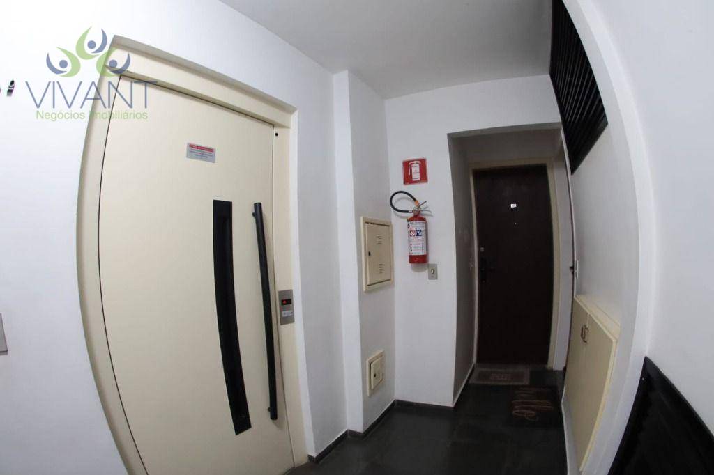 Apartamento à venda com 3 quartos, 87m² - Foto 2
