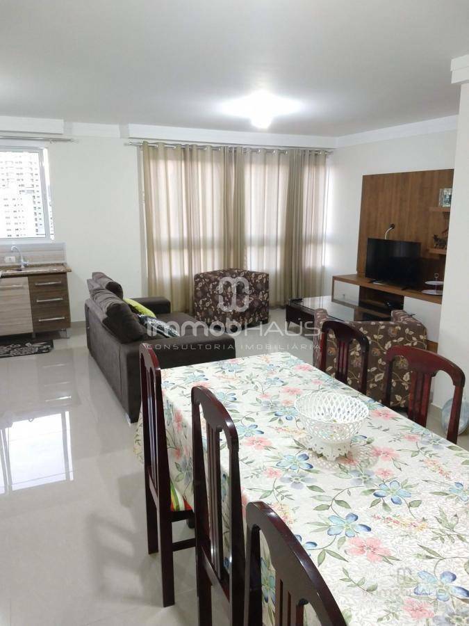 Apartamento à venda com 3 quartos, 106m² - Foto 6