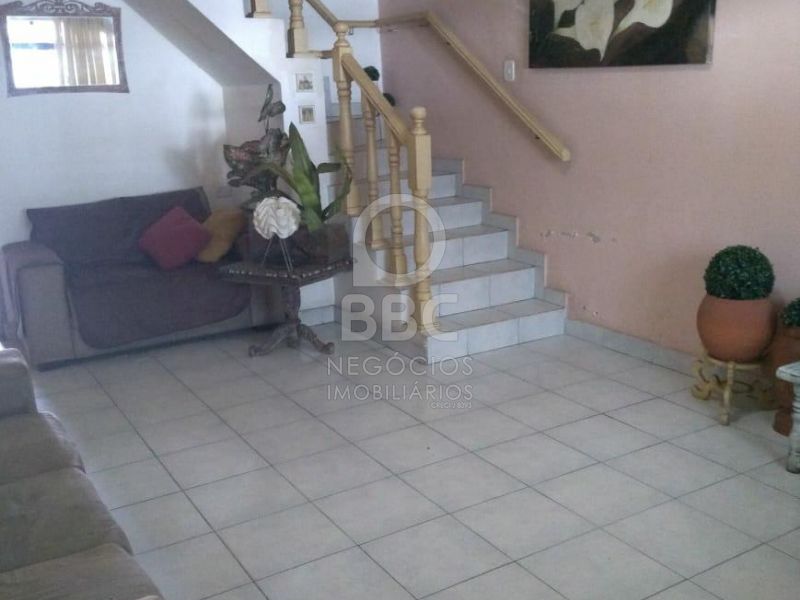 Sobrado à venda com 3 quartos, 202m² - Foto 2