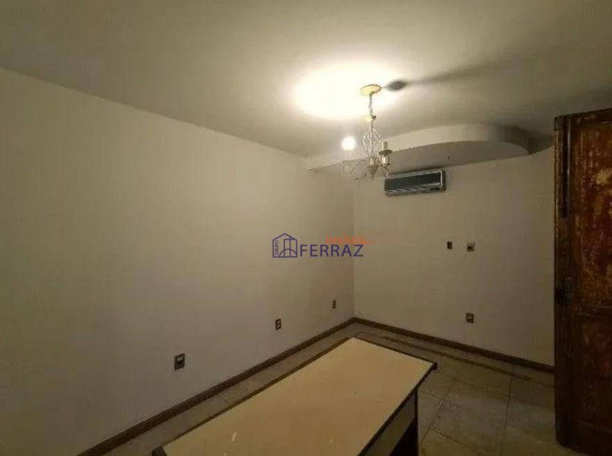 Casa à venda com 4 quartos, 240m² - Foto 8