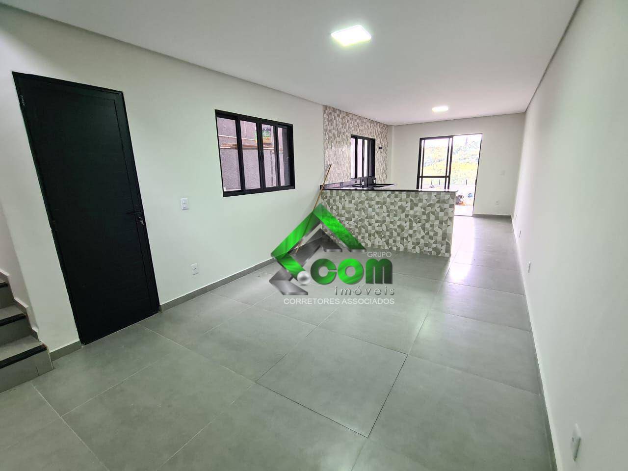 Casa à venda com 3 quartos, 110m² - Foto 3