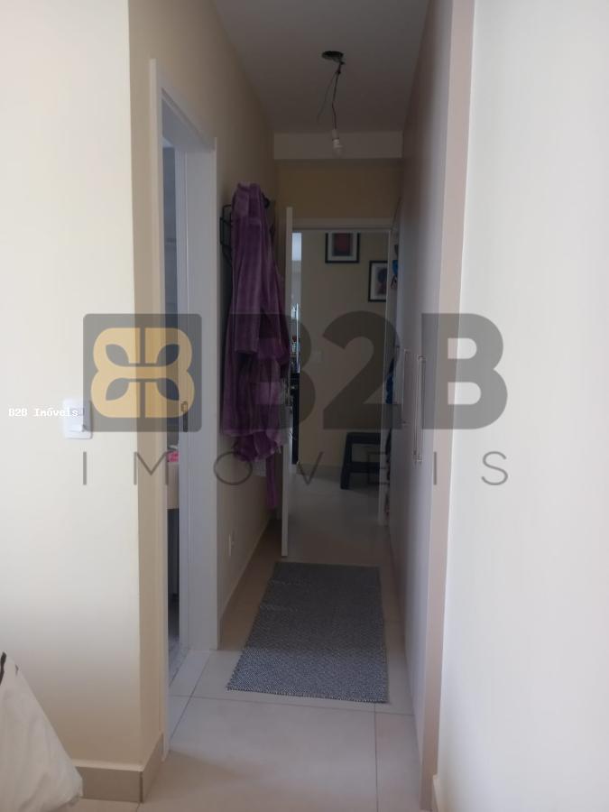 Apartamento à venda com 2 quartos, 64m² - Foto 3