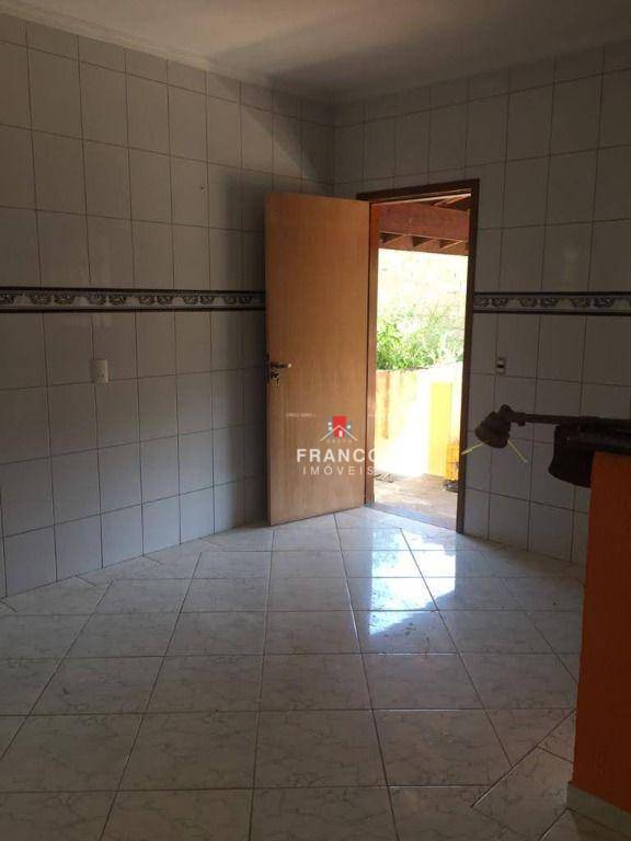 Casa à venda com 2 quartos, 195m² - Foto 8