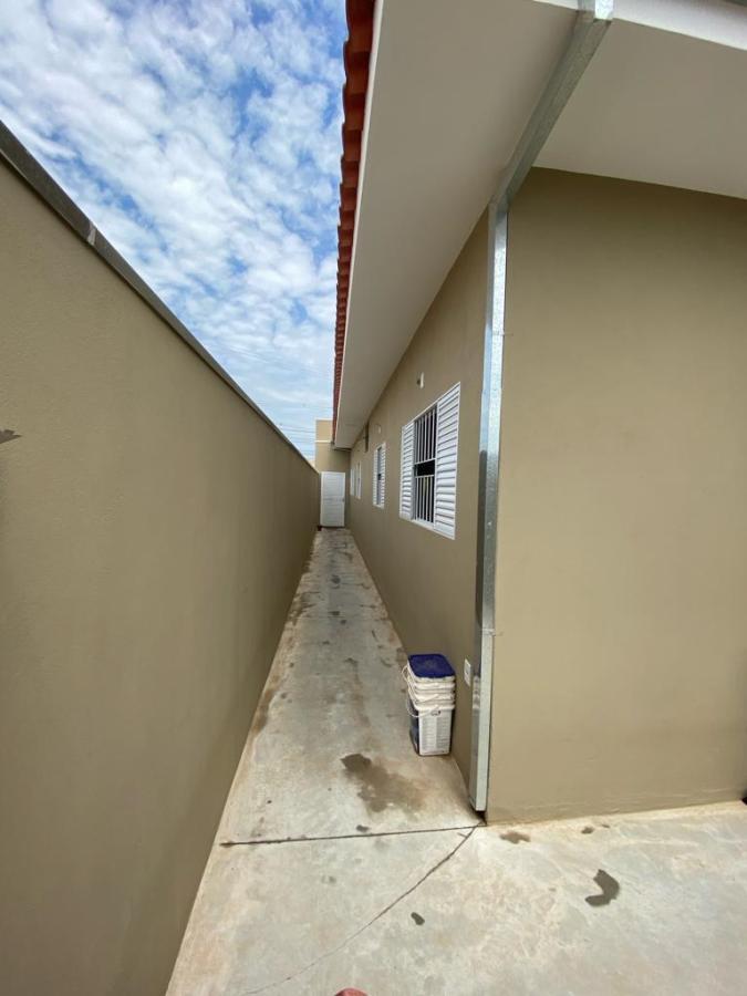 Casa à venda com 4 quartos, 240m² - Foto 2