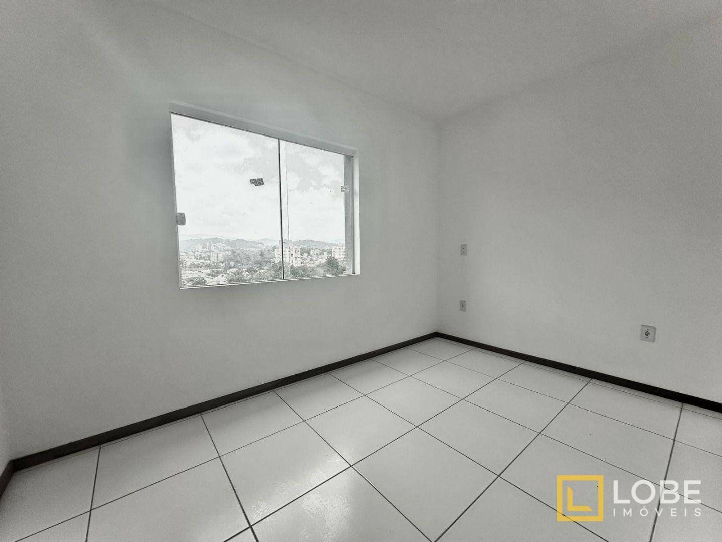 Apartamento à venda com 2 quartos, 62m² - Foto 4