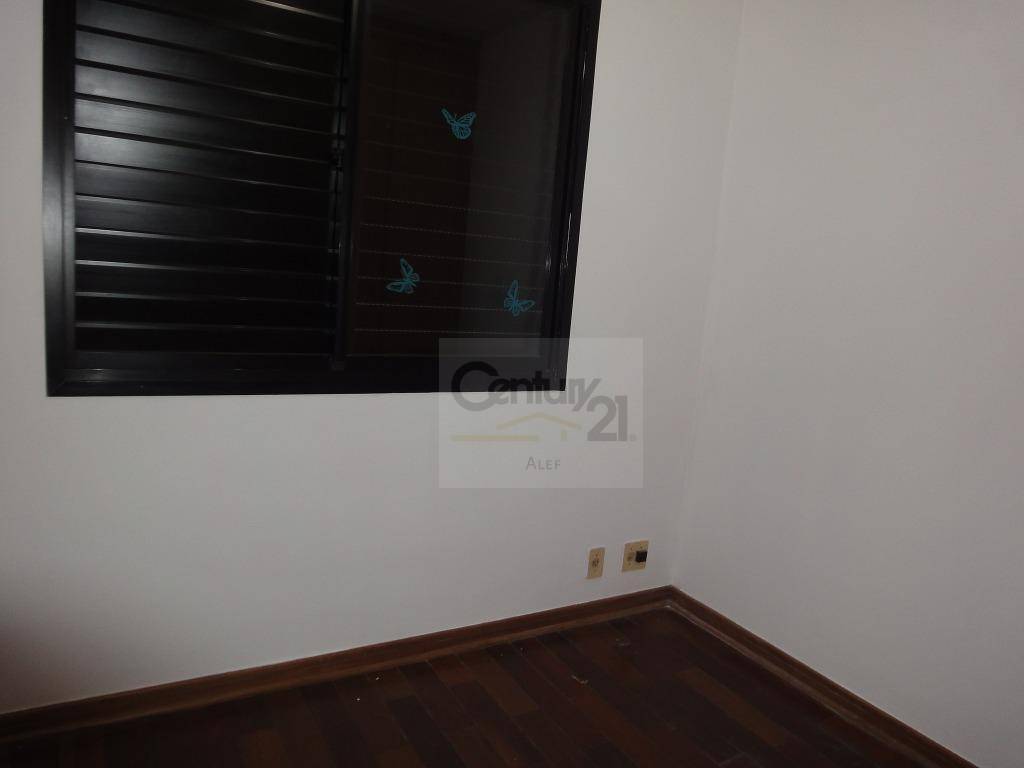 Apartamento para alugar com 3 quartos, 110m² - Foto 12