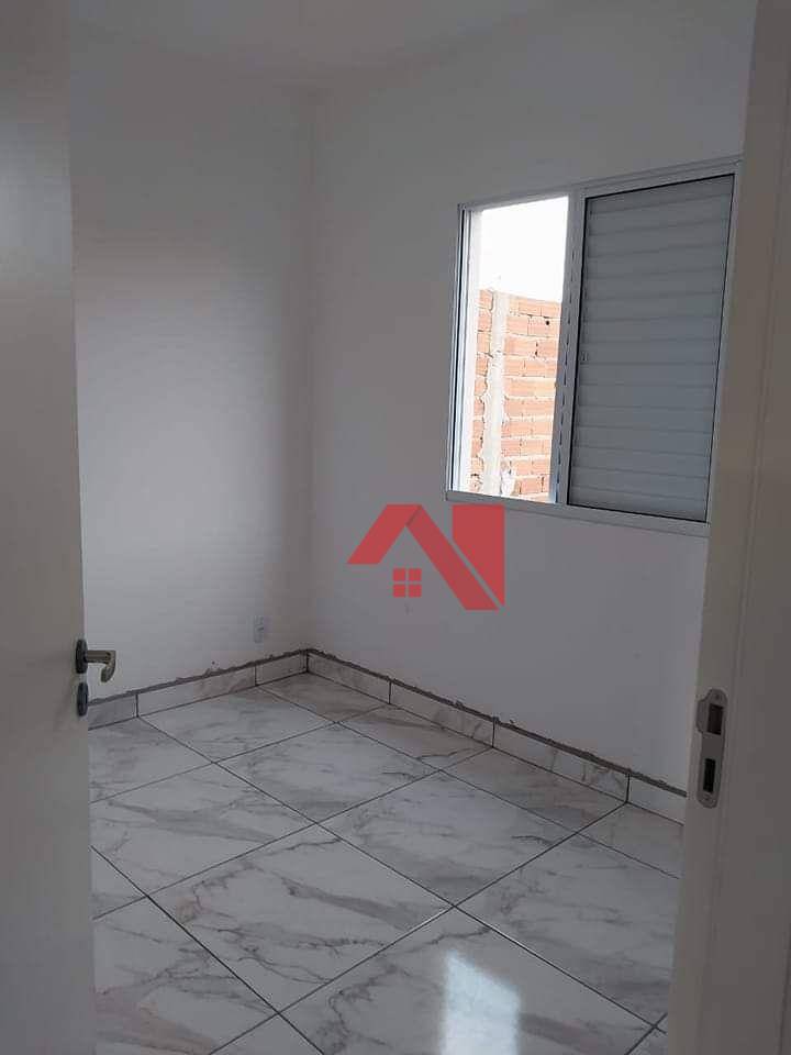 Casa à venda com 2 quartos, 60m² - Foto 8