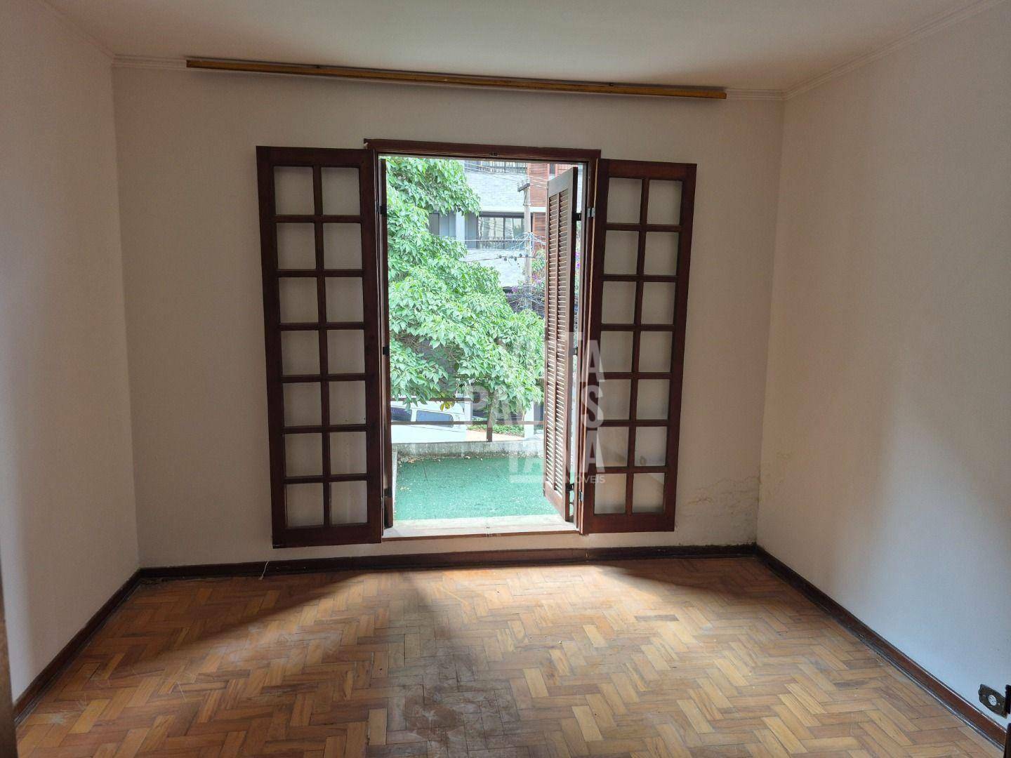 Casa à venda com 2 quartos, 120m² - Foto 4